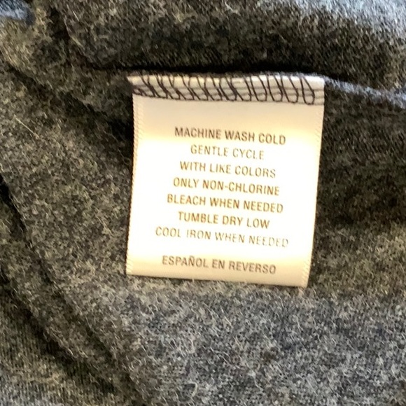 EUC STYLE & CO LONG SLEEVE TOP W/FESTIVE BUCK HEAD.  SMALL - Picture 6 of 6